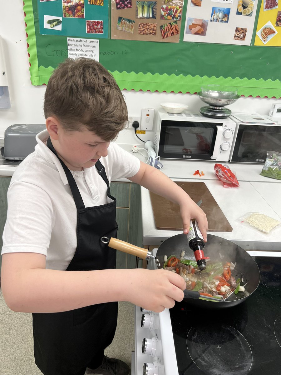 This young person followed instructions and safety guidelines to create a super tasty stir fry today as part of his #widerachievement qualification 🌟 @IWBSFalkirk #watchusgrow