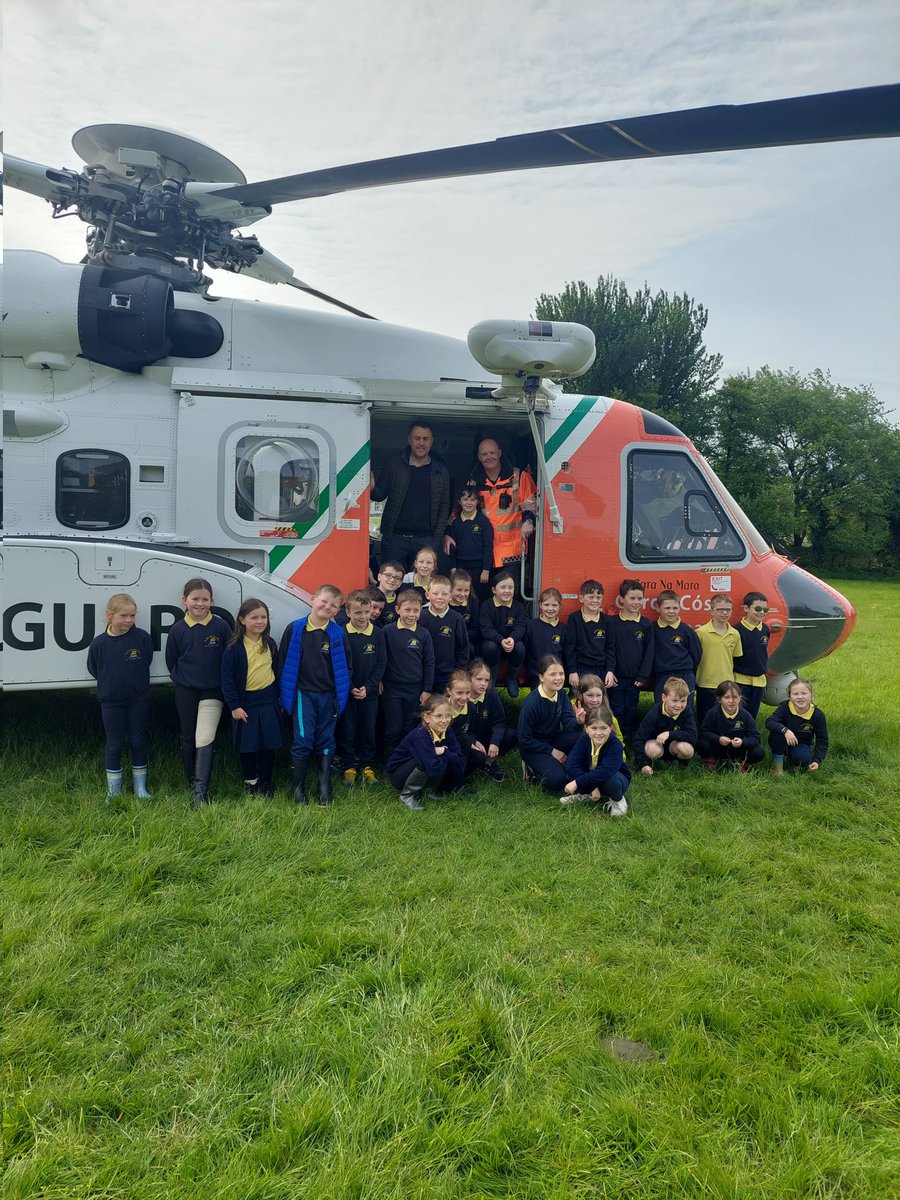 scoilcc86's tweet photo. What a day @scoilcc86 as we had a flying visit from @IrishCoastGuard. The child had great fun as they got into the helicopter and meet all the pilots. Thanks again lads! https://t.co/YlsxMdHOXt