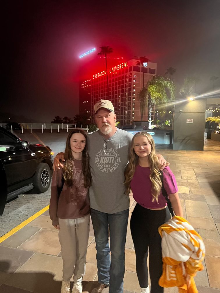 Trace Adkins tweet media