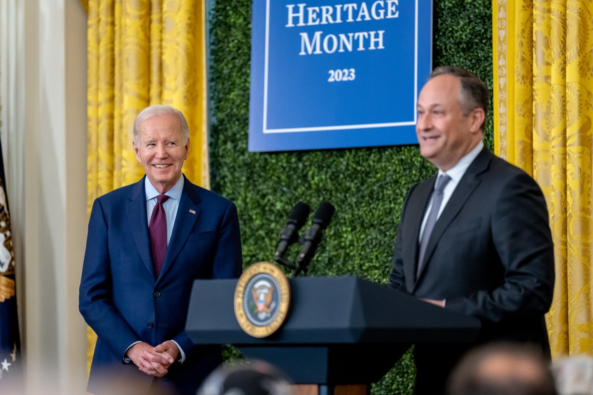POTUS46Archive's tweet photo. Jewish Americans' values, culture, and contributions have shaped who we are as a nation and brought us closer to realizing our nation's promise.
 
Over generations, the story of the Jewish people – one of resilience and faith in a better tomorrow – has inspired people everywhere. https://t.co/Oiy5lr4Btw