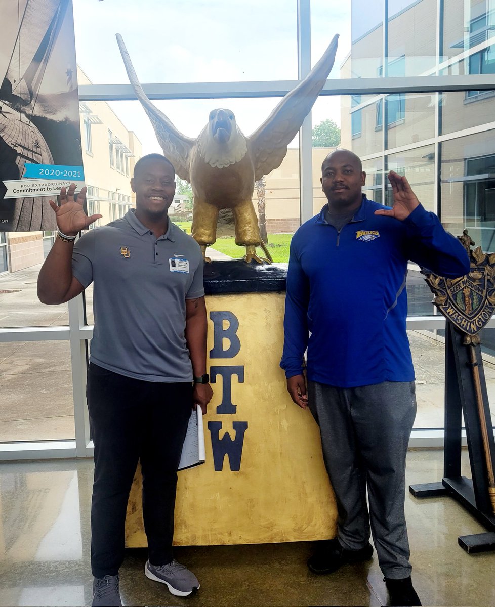 Coach Holloway (@hollowaycoach92) on Twitter photo Thanks to @BU_CoachCollins from Baylor University for stopping by Booker T Washington High School to check in on our student athletes. We appreciate you <a href="/HISDAthletics/">Houston ISD Athletics & UIL Academics</a> Thanks to @BU_CoachCollins from Baylor University for stopping by Booker T Washington High School to check in on our student athletes. We appreciate you <a href="/HISDAthletics/">Houston ISD Athletics & UIL Academics</a>