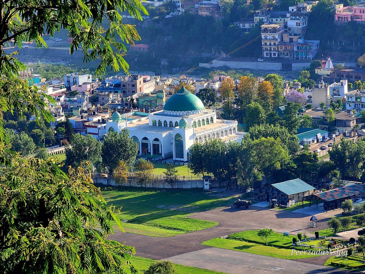 msoofindia's tweet photo. A beautiful Mosque in Rajauri #Kashmir. https://t.co/CsYQQSiWyH