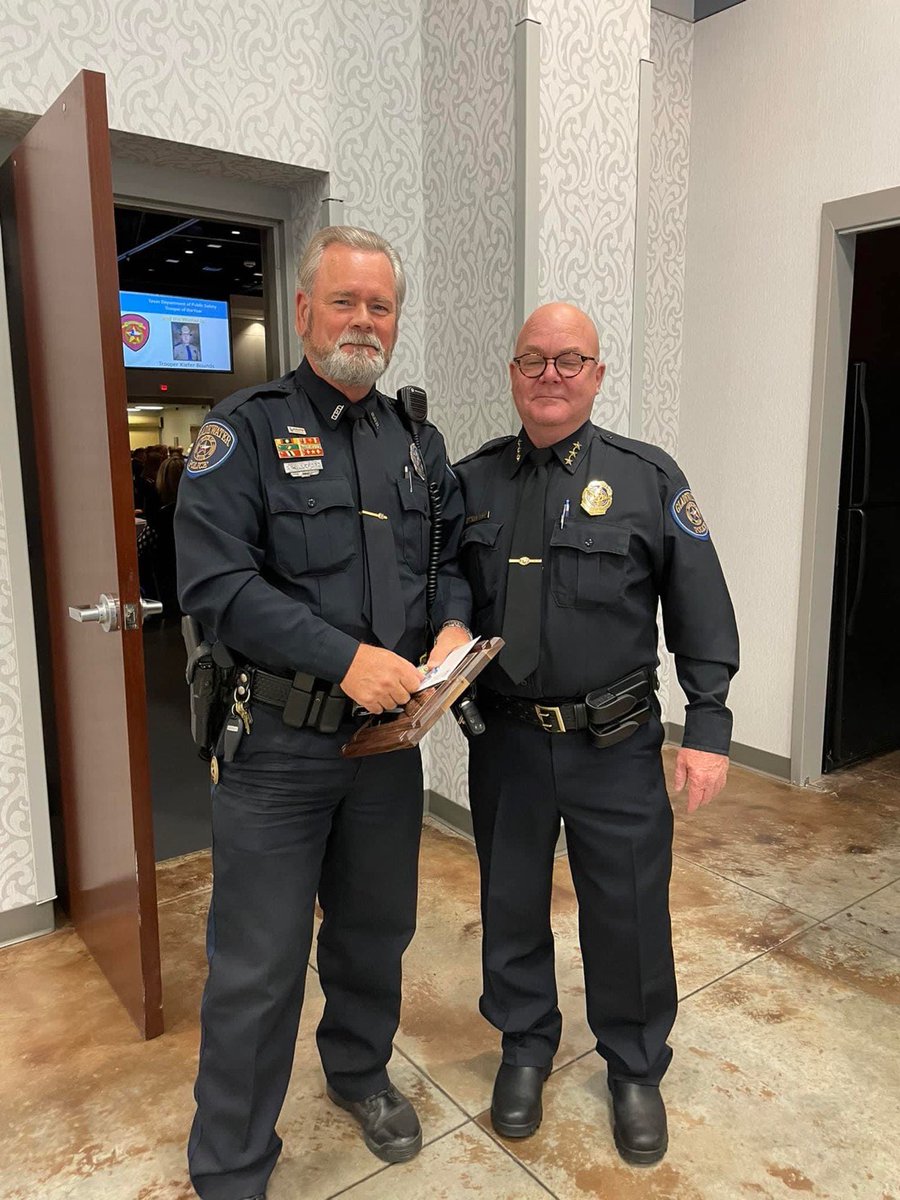 GladewaterGMS's tweet photo. GMS is so proud of our SRO, Donald Willeford, for being named Officer of the Year for the Gladewater Police Department at the “Giants of Law Enforcement” Awards Banquet. He’s pictured here with Chief Gordon Freeman. Congrats!! #gobears https://t.co/4iaRv7KJzB