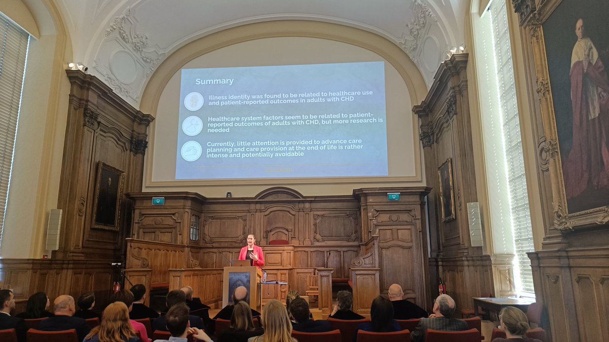 Fantastische presentatie van <a href="/BulckLiesbet/">Liesbet Van Bulck</a> <a href="/accentvv/">accentVV</a> @dphpckuleuven ikv haar PhD verdediging. Dikke proficiat met jouw welverdiende doctorstitel! 🥳