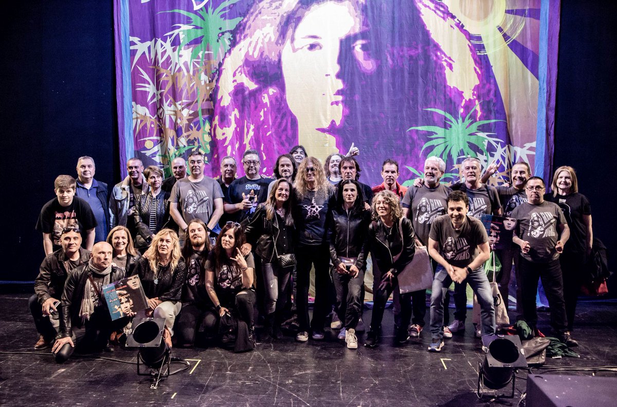 CADPurple's tweet photo. El 13/05/2023 queda marcado como uno de los conciertos de leyendas del Rock que visitaron #Vigo y para la historia del @CADPurple con un encuentro privado con @glenn_hughes
En el próximo #HUSHmagazine amplio reportaje y fotos de J.Quiñones, uno de los mejores fotógrafos gallegos https://t.co/KgsjmJs29d