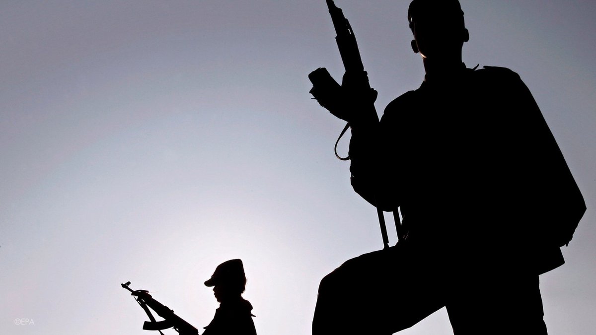 #Myanmar: Since the coup in Feb 2021, the military has imported $1 billion+ in arms &amp; raw materials to manufacture weapons -<a href="/RapporteurUn/">UN Special Rapporteur Tom Andrews</a>, calling for a complete ban on the sale/transfer of weapons to the military &amp; urging govts to enforce existing bans
ow.ly/ytt650OqjC4