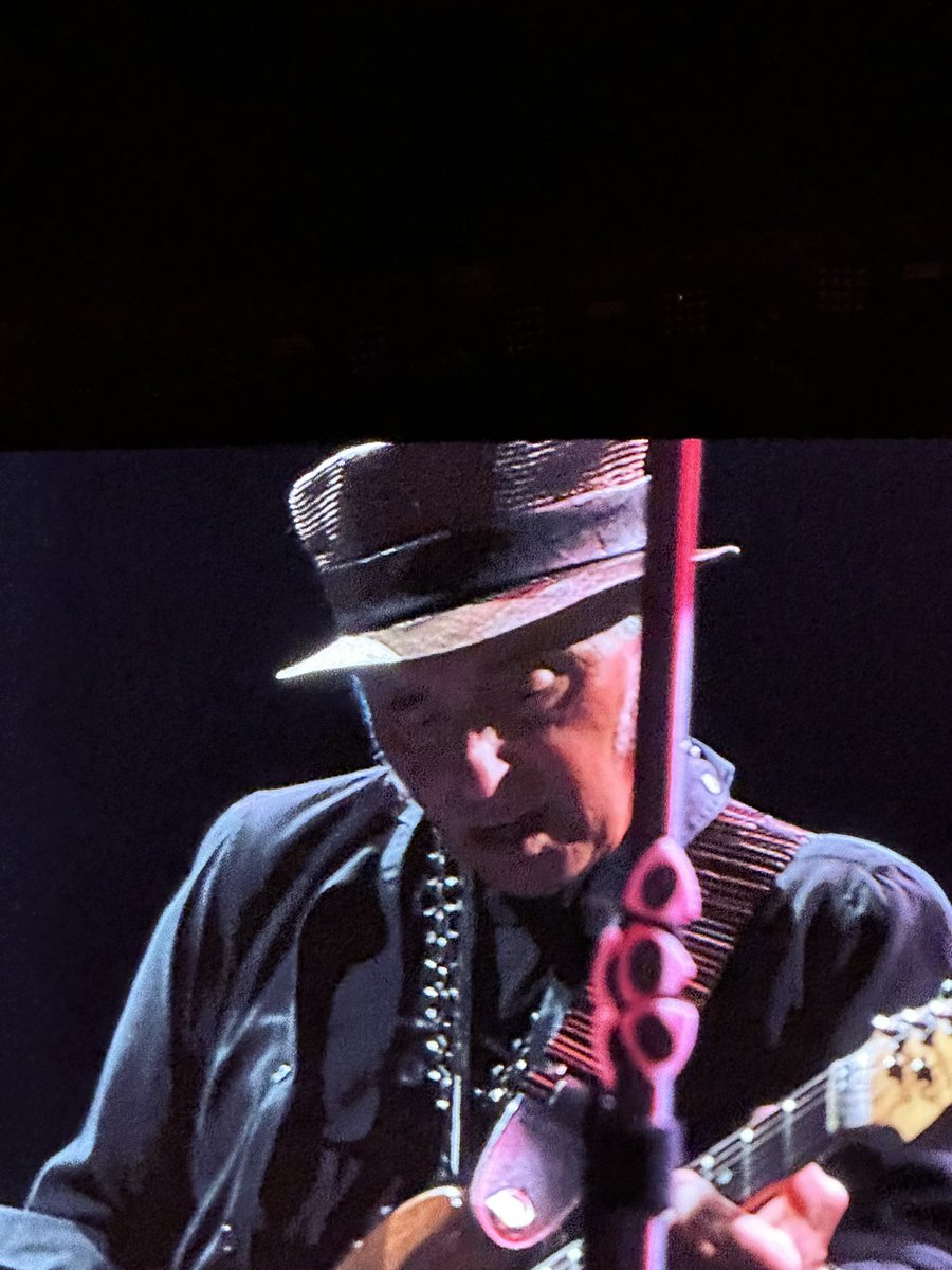 marc_ville's tweet photo. @azsweetheart013 Hello Amy. Hope Nils has enjoyed the two shows in Paris. He was fantastic during the two nights ! Hope to see him and you one day in France ! You are more than welcome. https://t.co/ARE0pgB59z