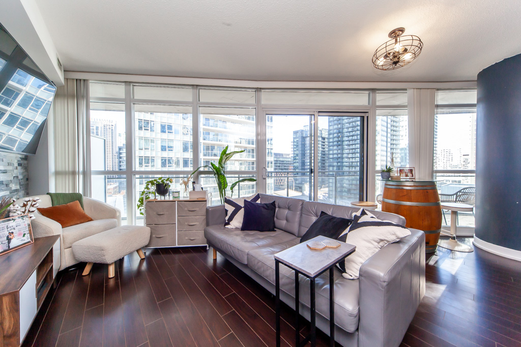 GtaVirtualTours's tweet photo. Featured Listing: 1207 - 38 Dan Leckie Way, Toronto
Video Tour: https://t.co/hVoJzdCj35
Order a Tour: https://t.co/K9SNvIYS7F https://t.co/8zrCFW5Pqc