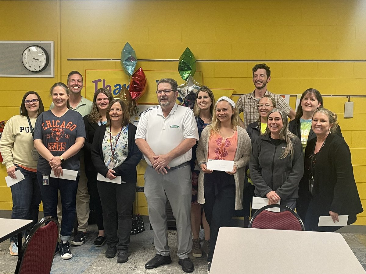 J_Reardon83's tweet photo. Thank you to Ed Macek of Country Insurance and an Antioch Village Trustee on gift cards for our staff. we appreciate celebrating them on good attendance being here for our Bobcats! #D34ALLin https://t.co/oP97i6xZ3Q
