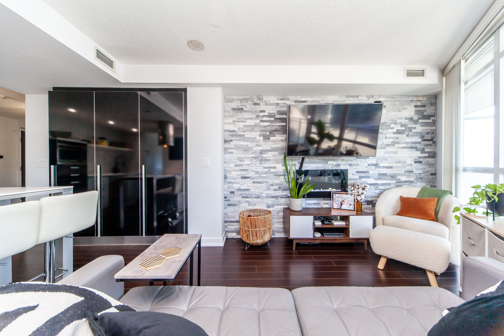 GtaVirtualTours's tweet photo. Featured Listing: 1207 - 38 Dan Leckie Way, Toronto
Video Tour: https://t.co/hVoJzdCj35
Order a Tour: https://t.co/K9SNvIYS7F https://t.co/8zrCFW5Pqc