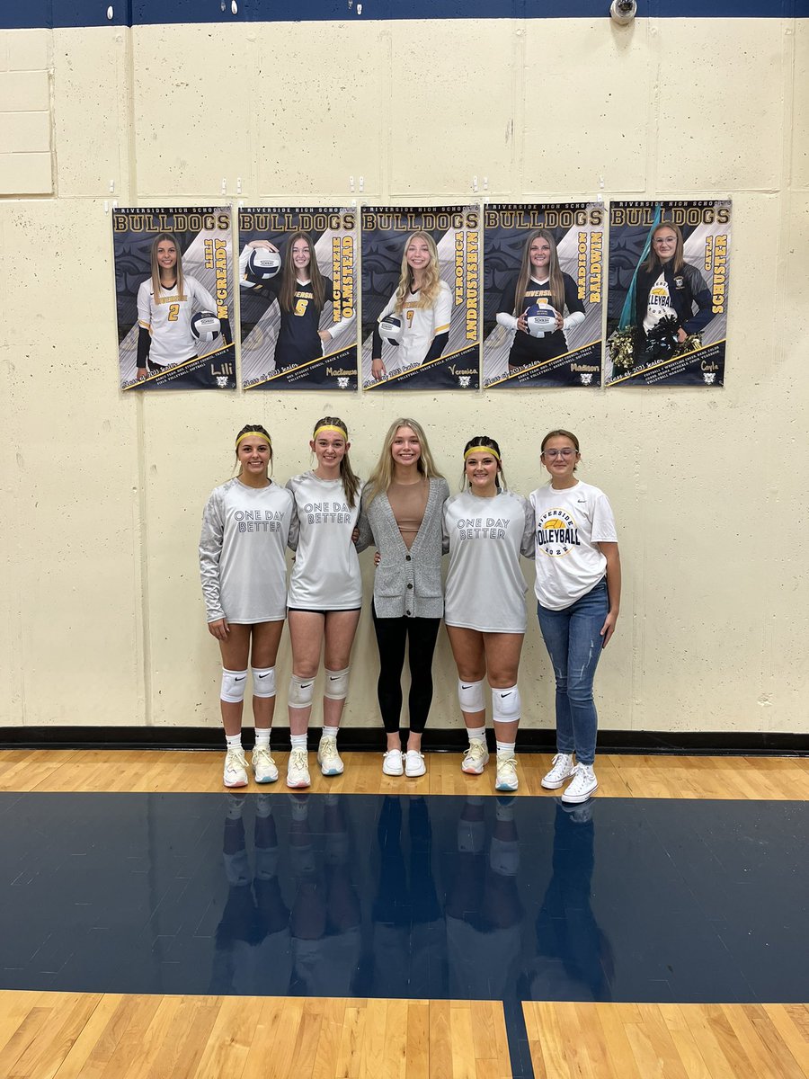 brookeflathers's tweet image. Congrats to our group of seniors on finishing your senior year! Proud of each of you, and I am very thankful to have watched you grow into strong, confident, young women 💙