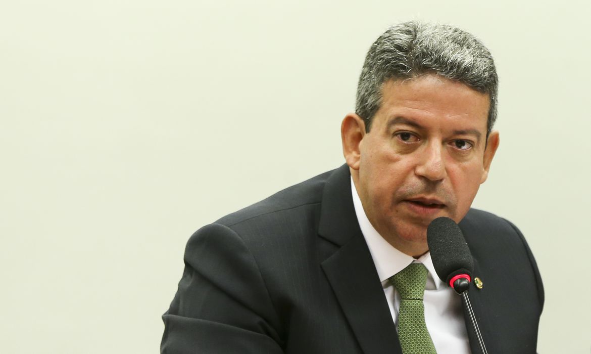 BrazilBriefing's tweet photo. Brasilien: Lula will wirtschaftliche Reformen rückgängig machen, stösst aber auf Widerstand im Kongress 
#Brasilien #Lula 
https://t.co/zbt0rEPS7D https://t.co/6Ty1eBlGTy