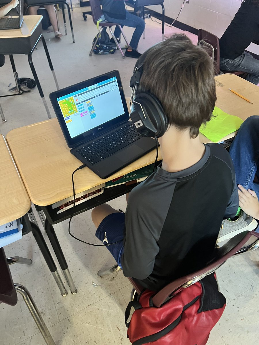 AlainaKhan75's tweet photo. Practicing coding with https://t.co/2c4bKMxKOh is a great way to keep these third graders engaged the last full week of while teaching them some wonderful problem solving skills. #frit7234summer23 https://t.co/QK0Z14hVcx