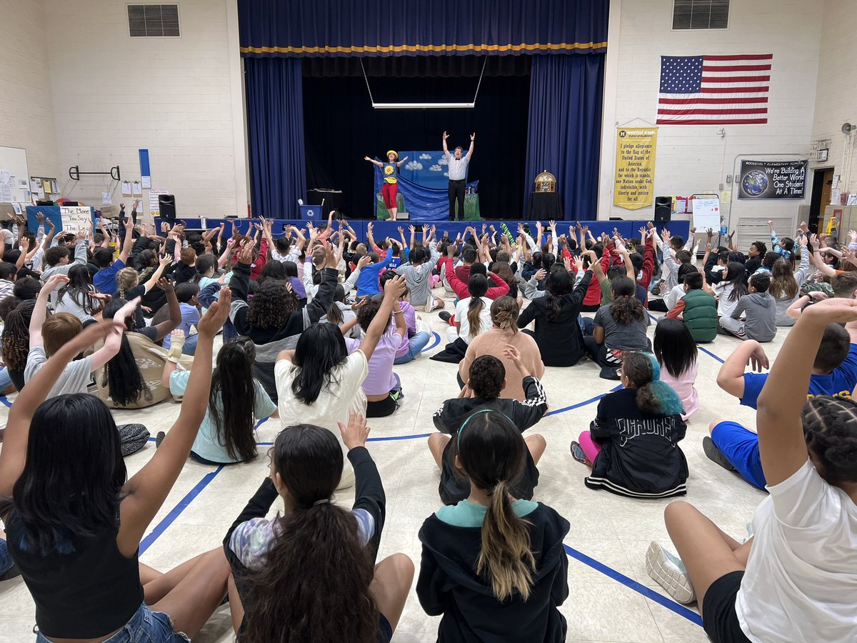 Roosevelt School Manville tweet media