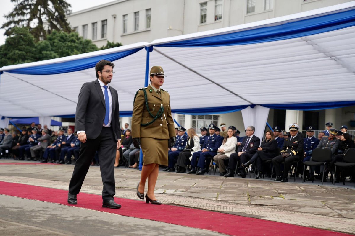 DPRNuble's tweet photo. ✈️ El Delegado Presidencial @Gapraden fue parte de la ceremonia cívico-militar por la conmemoración del 135° natalicio del Comodoro Arturo Merino Benítez, realizado en la Plaza de Armas de Chillán.
La actividad contó con la presencia de aeronaves GB1 Gamebird del #TeamHalcones. https://t.co/R73b2O44Ro