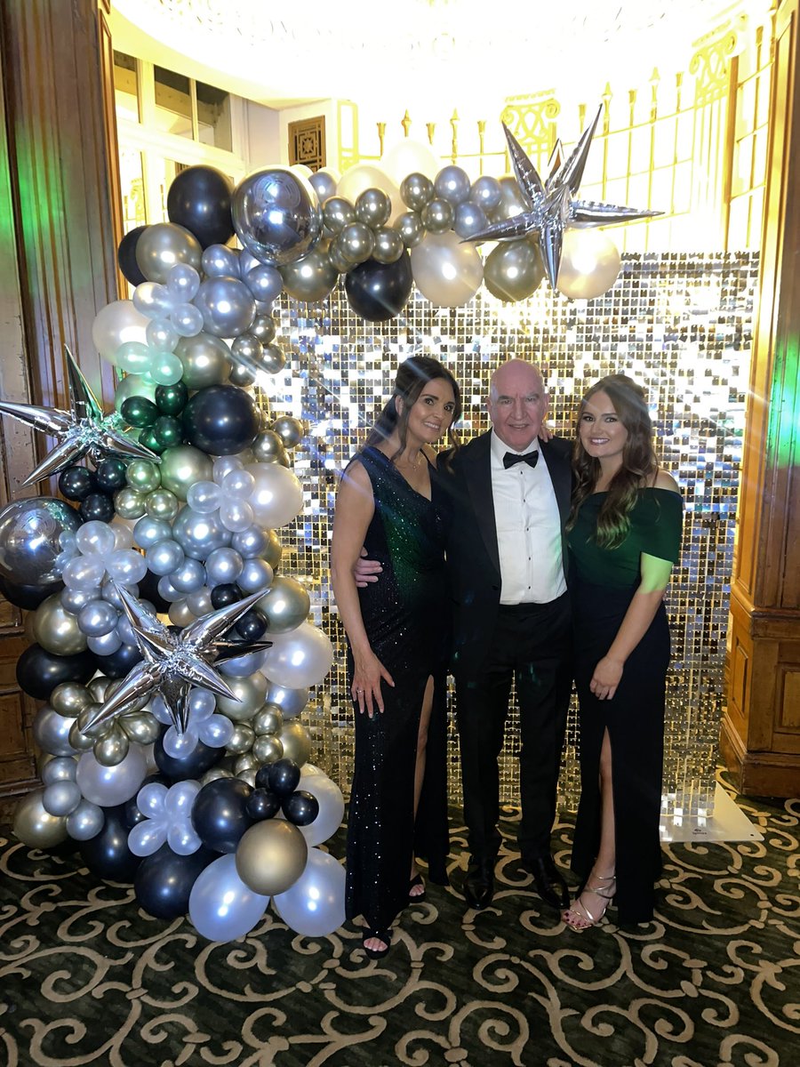kellymarsden1's tweet photo. My amazing dad on his surprise 70th birthday party ❤️ https://t.co/BTV2jJaSBY