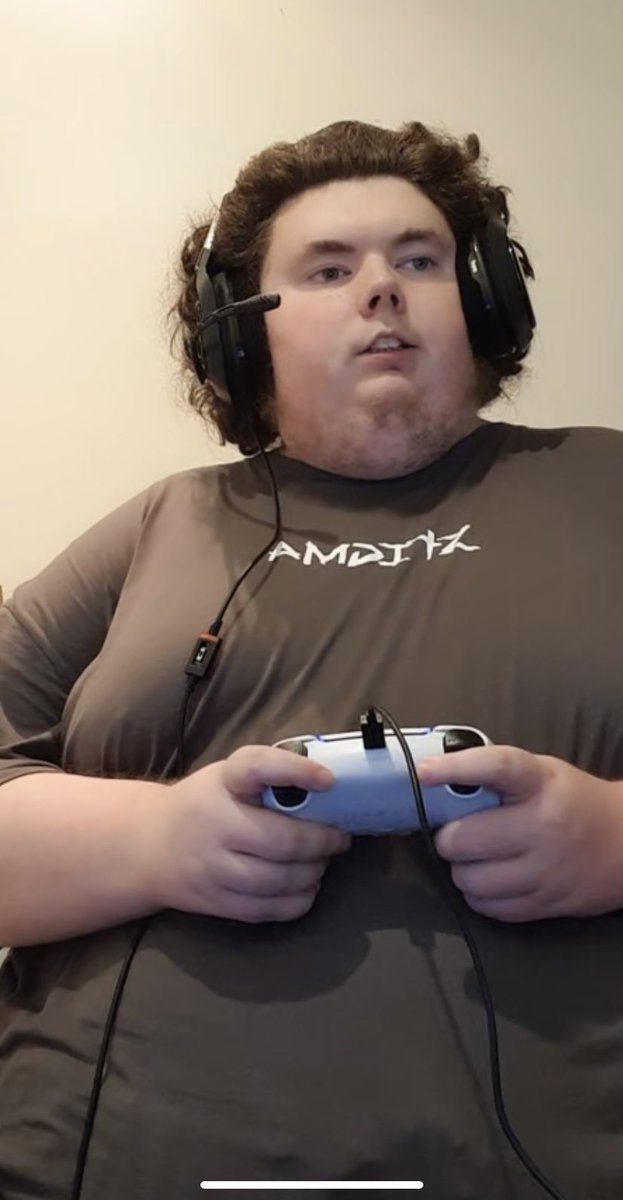 BBCProClubs's tweet image. 🚨FraserCov has made a drastic lifestyle change, going from living in CVDons shed to becoming a Champions League winner with @OneMindXI