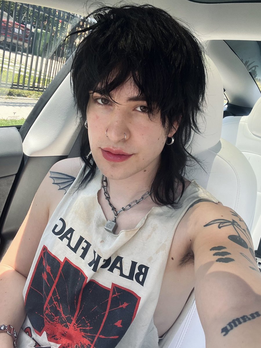 jakewebber's tweet photo. goodmorning say it back <3 https://t.co/b6zPn7SnOh