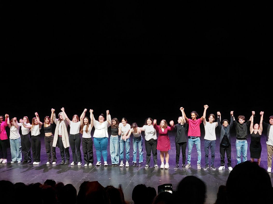 Belle prestation des élèves de l'option Théâtre du <a href="/Lycee_Bonaparte/">Lycée Bonaparte</a> à Chateauvallon pour clore l'année ! Des applaudissements amplement mérités 🤗🤗 et un grand merci à madame Fillol leur professeur bienveillant !