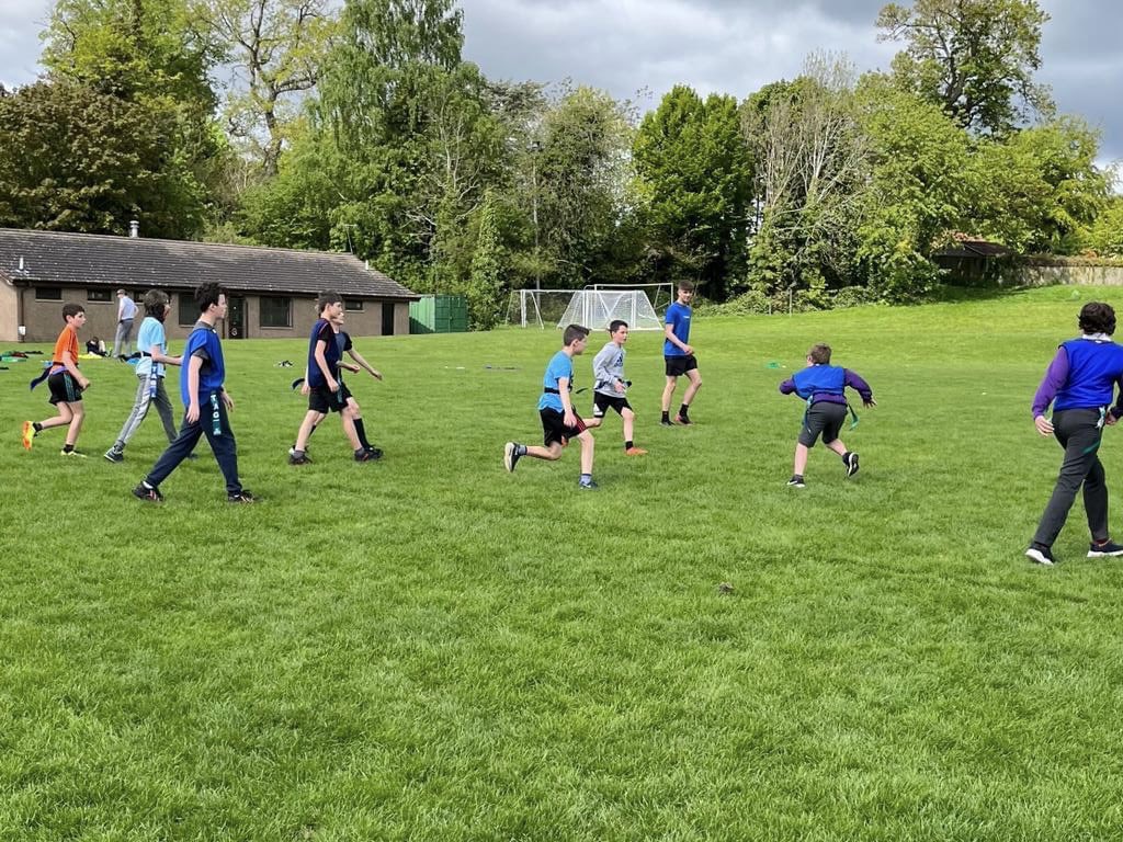 A massive well done to all the P7s who took part in todays tag rugby transition festival. We hope you had great morning. 

Thanks to our Kelso U16 and Kelso Quins players for coming down to manage the pitches and referee the games. 

⚫️⚪️

#OneClub #OneCommunity