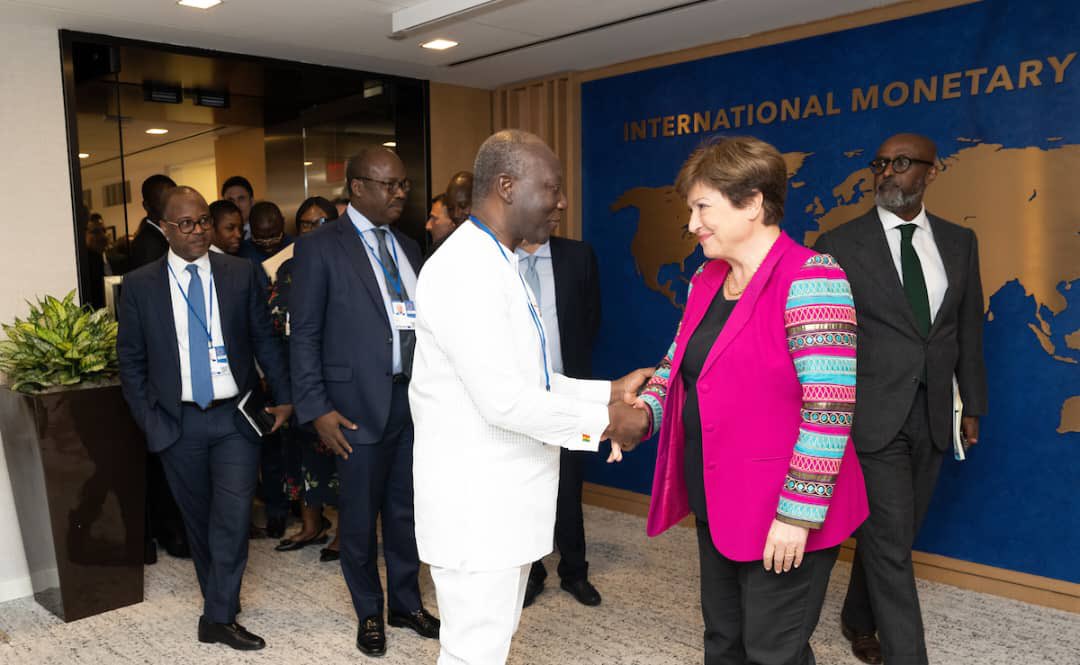 oofmghana's tweet photo. The IMF Board has today approved Ghana’s request for a $3 billion ECF, backed by our Post Covid-19 Programme for Economic Growth (PC-PEG). Our strong growth &amp; reform programme, coupled with this #IMFDeal, firmly positions Ghana towards a #ResilientRecovery #GHANARISING 🙏🏽 https://t.co/502Hnml0lq