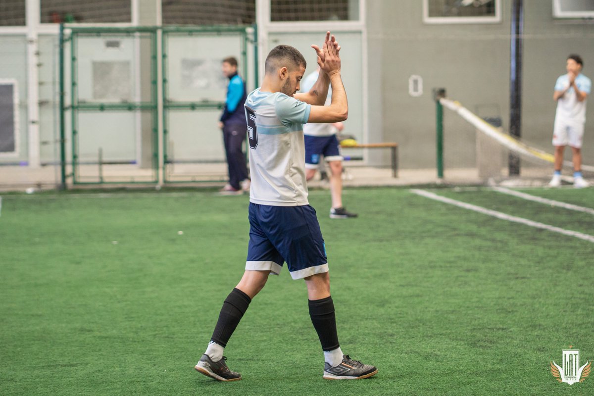 LAT_ARG's tweet photo. 🎓 LA ACADEMIA ARRIBA

⚽ @RacingClubLAT aprovechó el resultado anterior, goleó 9-4 a @TIGRELAT y ahora comparte el liderato con Godoy Cruz. https://t.co/VVTexY6g3Y