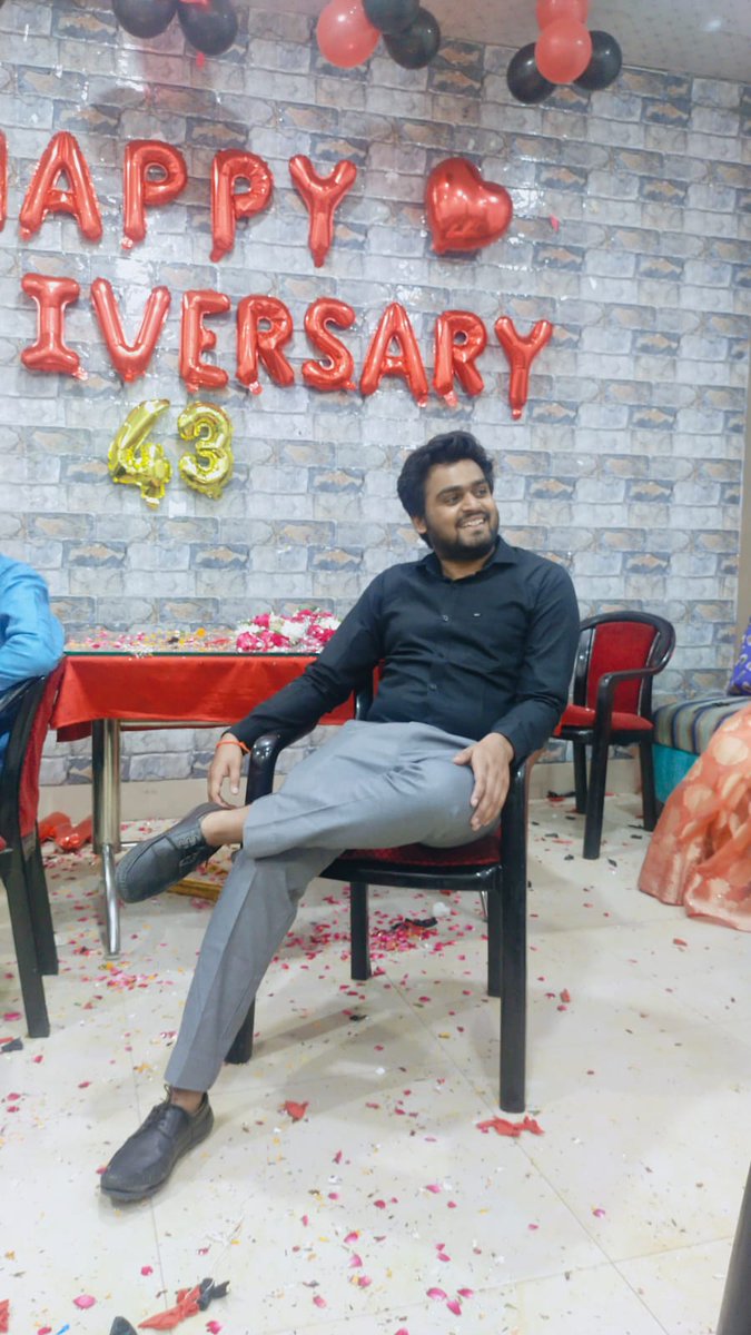 KyotoIndian's tweet image. Formal ❤️
#formals #photography #pose #blackshirt #love #EmiliaRomagnaGP #ViratKohli #RCBvSRH #fixing #PBKSvsDC #ChampionsLeague #DARKBLOOD #Cannes2023 #FNAFMovie