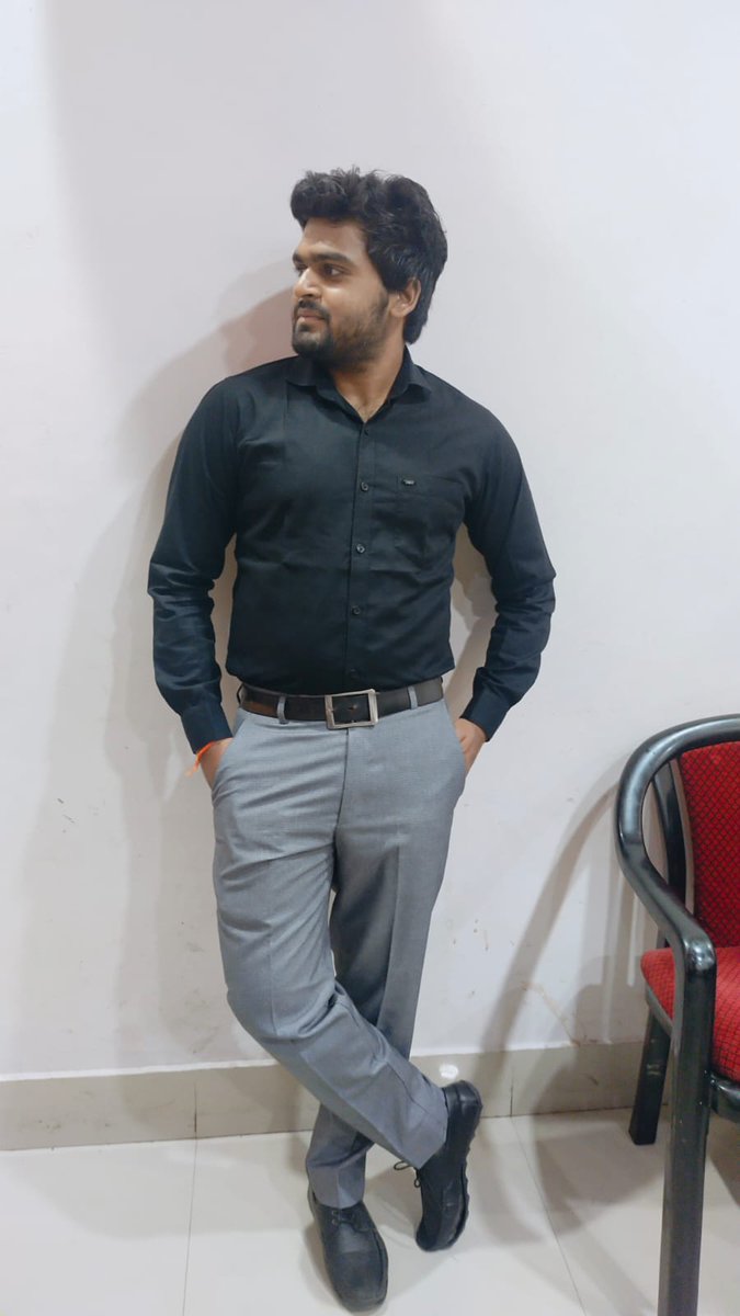 KyotoIndian's tweet image. Formal ❤️
#formals #photography #pose #blackshirt #love #EmiliaRomagnaGP #ViratKohli #RCBvSRH #fixing #PBKSvsDC #ChampionsLeague #DARKBLOOD #Cannes2023 #FNAFMovie
