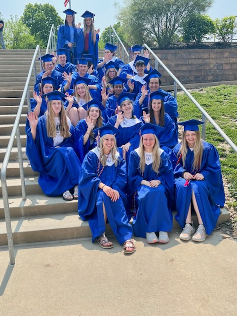 MrMerzTSD's tweet photo. It was great to see all of these former @Kramer_TSD students.  These @TalawandaHS seniors graduate next week!  Thank you for visiting! You all have bright futures! @scottrdavie @butzrl @MrCole_THS #TeamTalawanda https://t.co/rjju2q5Yzc