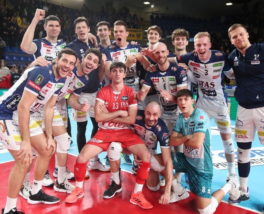 creeson505's tweet photo. E QUINDI RETWITTA SE LA TUA SQUADRA È CAMPIONE D'ITALIA 💙💛 https://t.co/Ga9JN1GRh1
