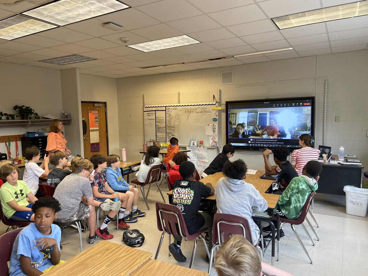 MsNesmith94's tweet photo. It’s always a pleasant time visiting with our friends across the pond (even w/ minor technical difficulties!) 🇺🇸🐝🇬🇧  @Ms__Cramer @SRinkowski @jbland100 @MsSmall2016 @MorrisBrandonES https://t.co/TDVWDYBS4E