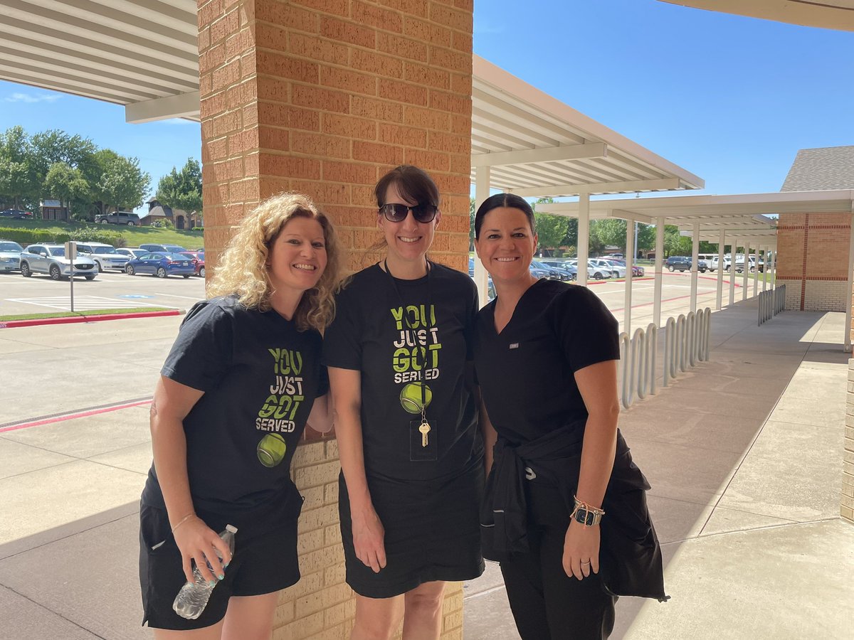 GESGanus's tweet photo. Walking with the Aces for Walk a Mile Day #GESshineon https://t.co/Me3dwefu9A