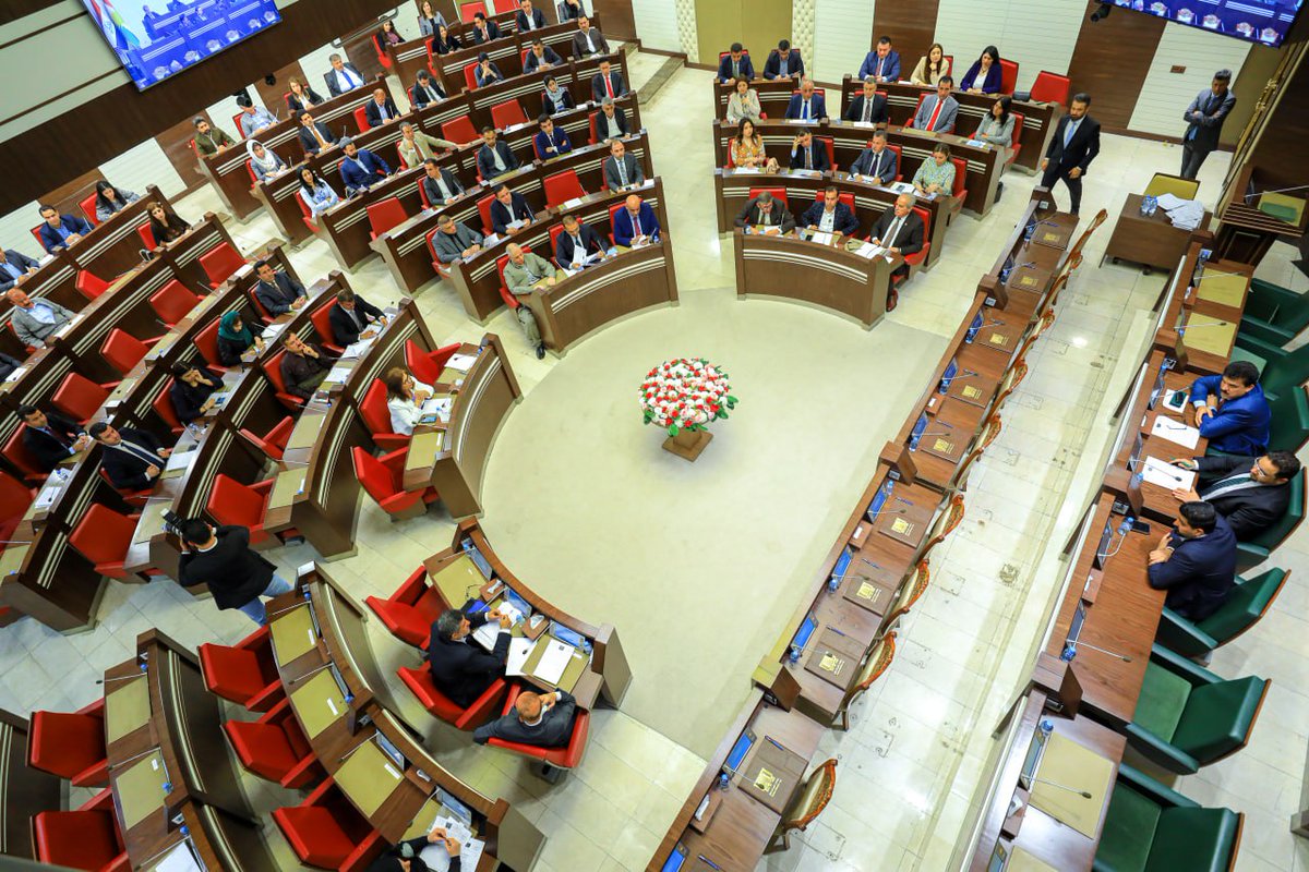 في جلسة اليوم  جرت القراءة الأولى من قبل لجنة الشؤون القانونية لمشروع قانون تفعيل قانون مناهضة غسل الأموال وتمويل الإرهاب رقم (39) لسنة 2015 الاتحادي لكوردستان – العراق، واجراء القراءة الثانية لمشروع قانون (التعديل الثاني للقانون رقم (3) لسنة 2019، قانون تمليك الأراضي الداخلة ضمن