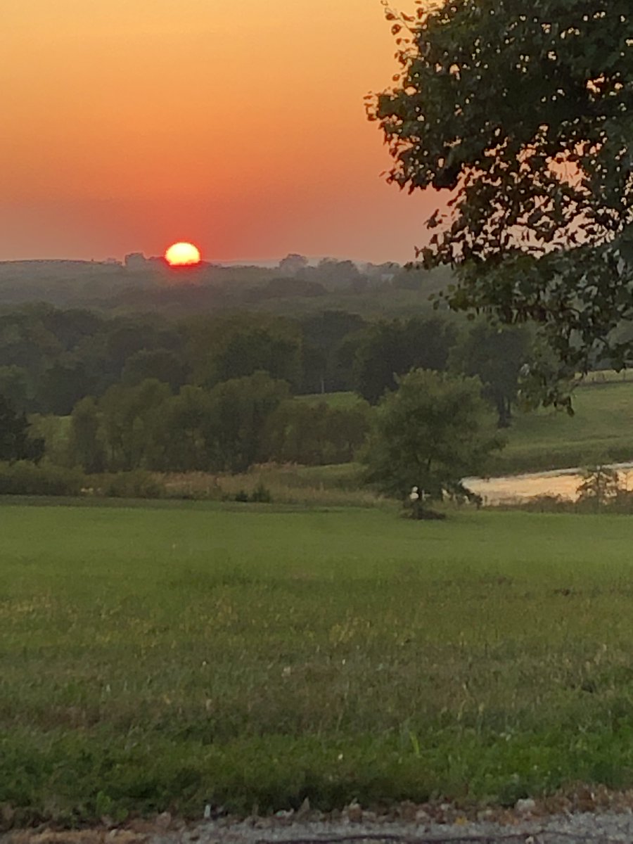 douglascountyks's tweet photo. Chuck Wells sent this picture to a friend who lives in California. His friend had asked: “Why on earth do you live in Kansas?”
It’s a sunset view from his barn. ❤️
What’s your favorite view in Douglas County? Enter our photo challenge: https://t.co/XQ2IYgjyh0
#dgksopenspace https://t.co/BoeV6oboWs