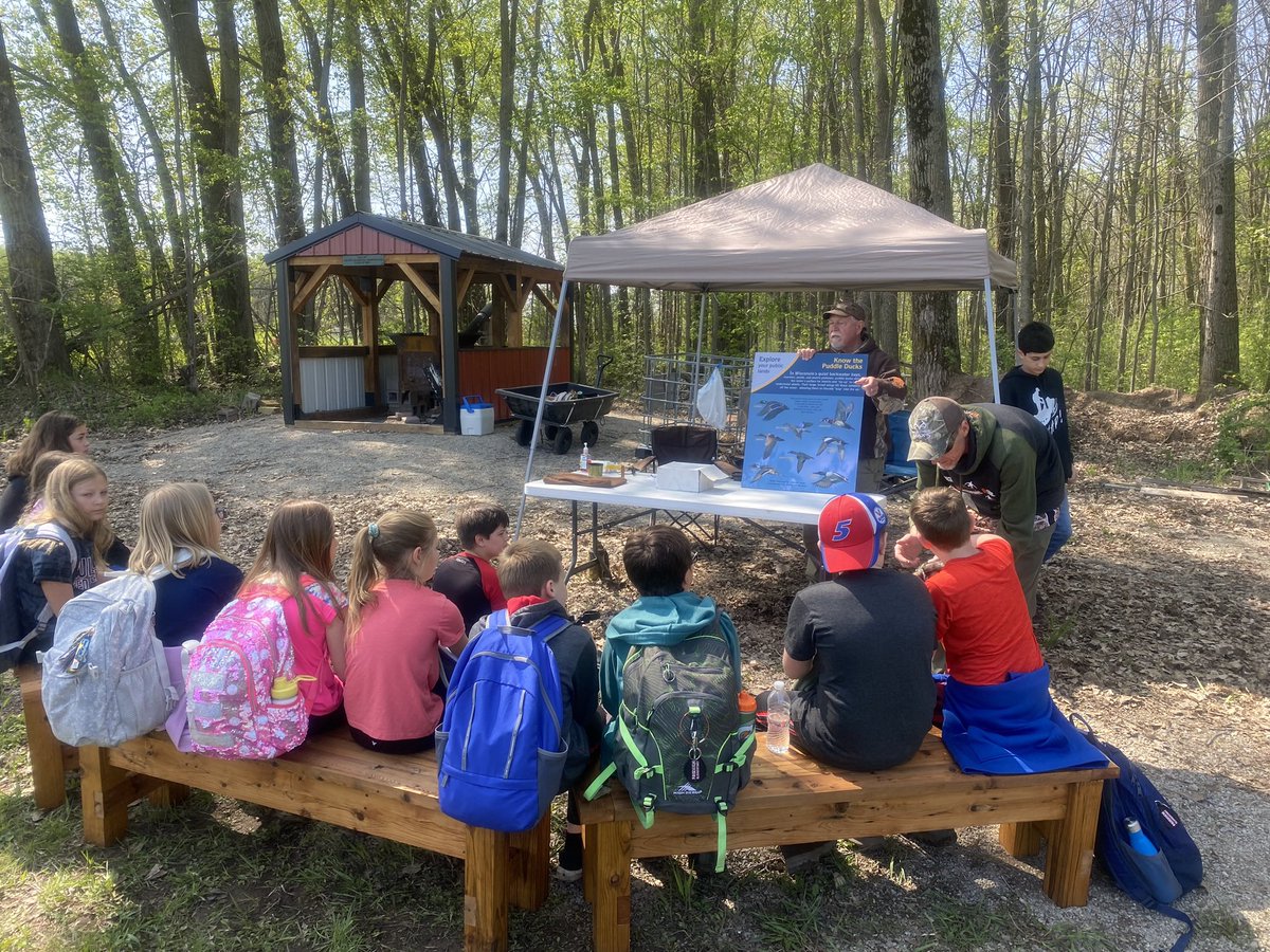 4th graders had a great time at the FFA Farm and Forest Day!  <a href="/PCSD_FV/">Fairview Elementary</a>