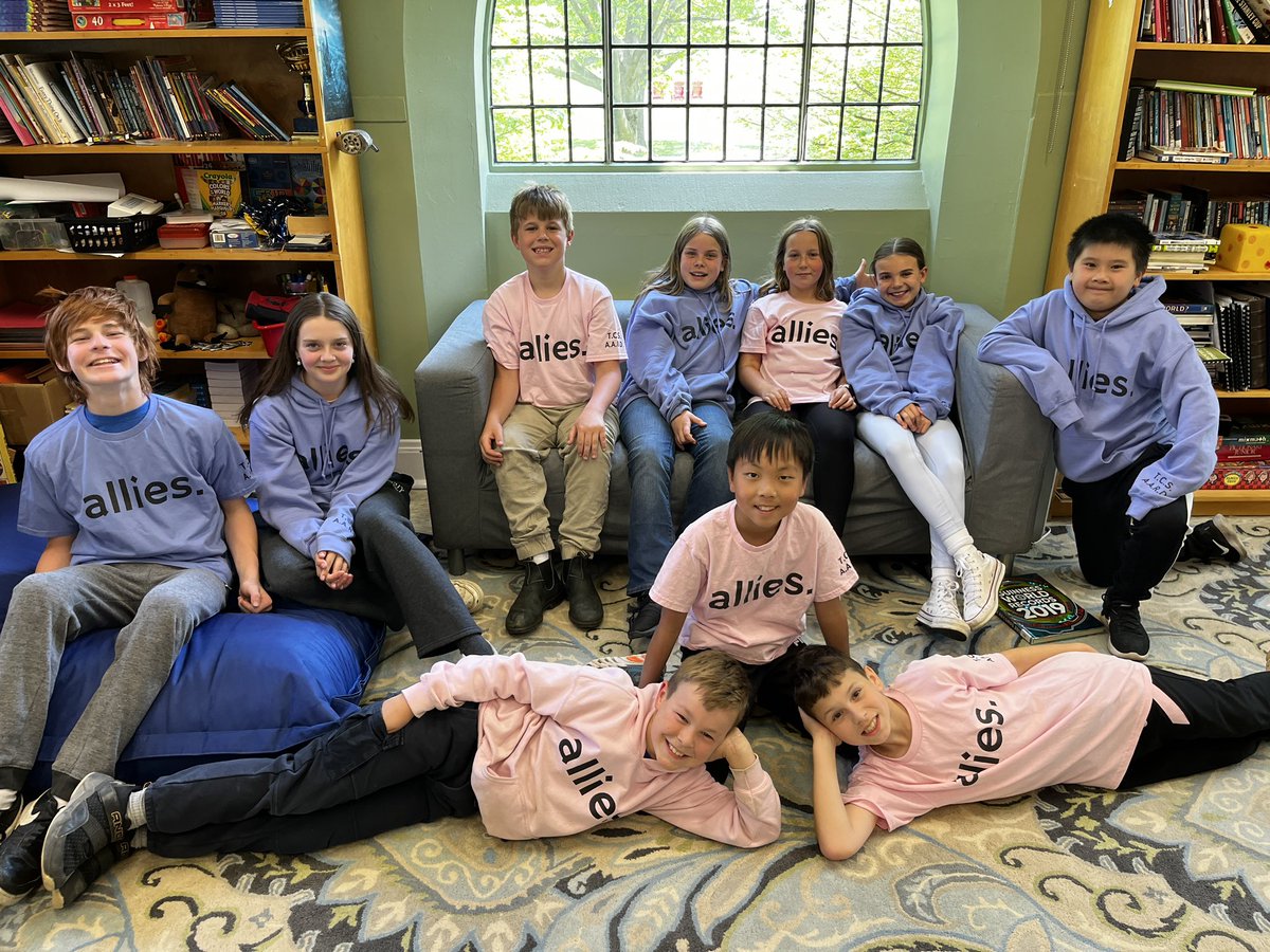 ms_mcclure's tweet photo. Today is International Day Against Homophobia, Transphobia, and Biphobia. 🏳️‍🌈🏳️‍⚧️It was great to see the AARD Allies Apparel in action as we stand with 2SLGBTQIA+ communities to support fundamental rights and protections for all. @TCSBears https://t.co/PcnZNchbUh