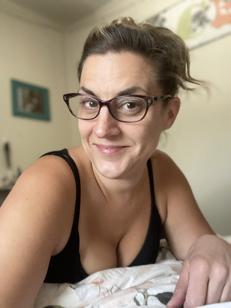 cvillegirl01's tweet photo. Today I wrote a note releasing the shit and I put it in a little teeny box and I’m going to burry it under the picnic table you sit on with her 💖#Takeyourworthback Own your fabulous! It’s TIME!! #narcissisticabuse #AmazingMe #SexyAF https://t.co/OHPjMpETAQ