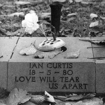 Then love, love will tear us apart again
Love, love will tear us apart again

Remembering Ian Curtis who died on this day in 1980
#JoyDivision #LoveWillTearUsApart