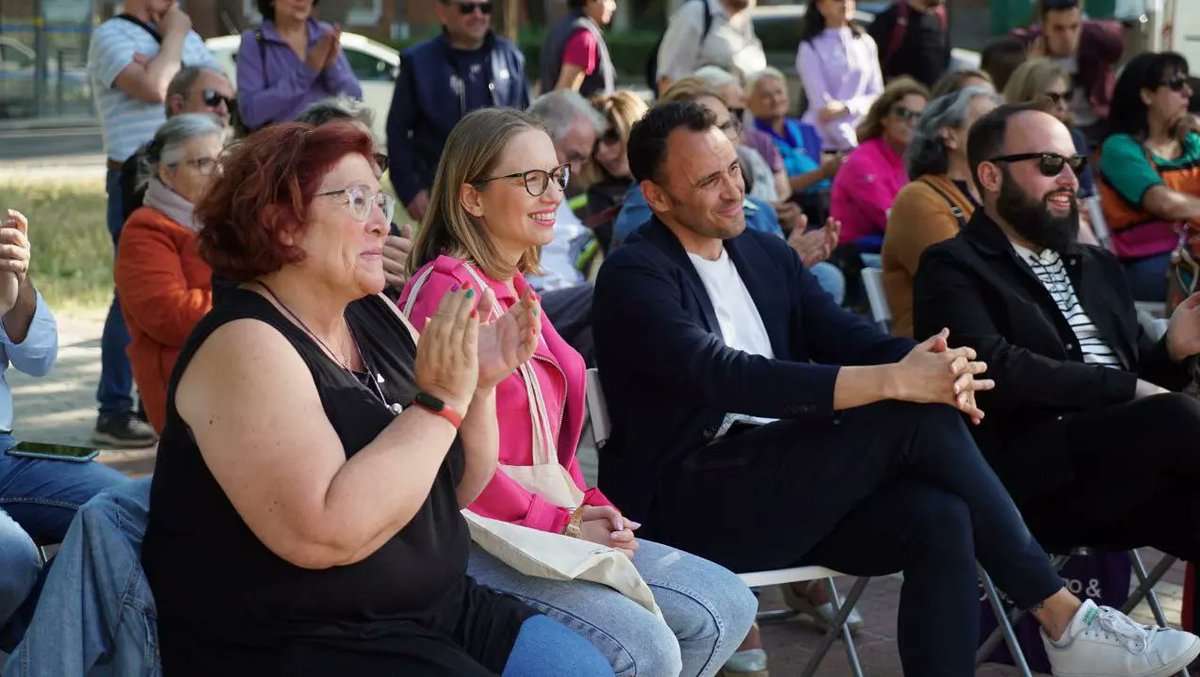 RbSotomayor's tweet photo. Nos vimos por la mañana con @PlataformaQTA para decir alto y claro que no vamos a permitir  que una de nuestras joyas sea privatizada y que la queremos disfrutar los vecinos de Madrid.

Y acabamos el día en Moratalaz, en un acto genial con presentación @satinefansy y artista urbano invitado @NSN9971 que nos regaló este fantástico mural.

Más cultura. Más deporte. Y menos locales de apuestas. 

El 28M tú eliges la ciudad que quieres. 💜✊🏼