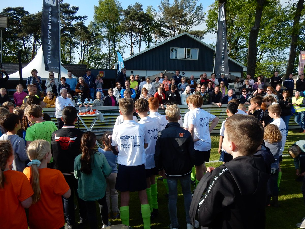 Regio schoolvoetbalkampioenschap bij STEVO ware happening.
stevo.nl/home-nieuws/re…