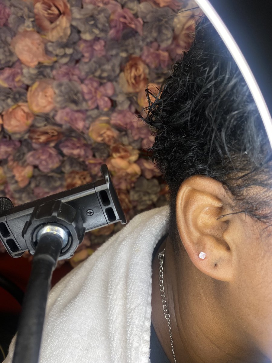 Second earlobe🦄🧚🏽‍♀️