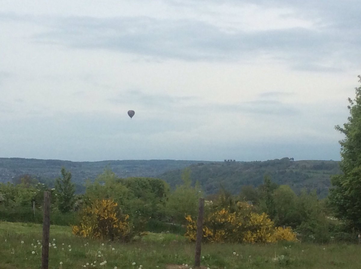 Year 4’s have had a lovely first afternoon at Mount Cook Adventure Centre and we even saw a hot air ballon tonight...Always aiming high!