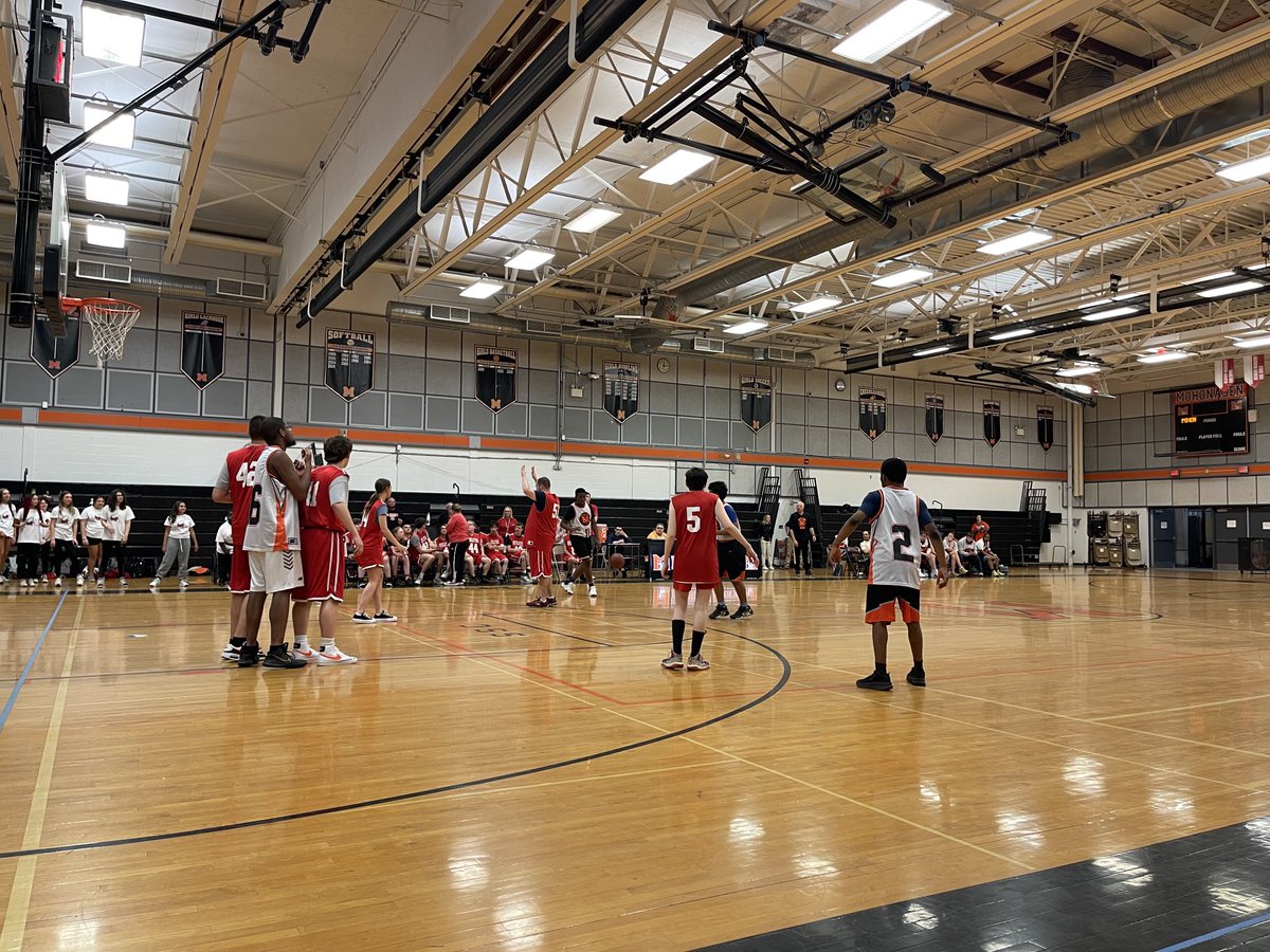 RavenSupt's tweet photo. The best thing to happen to high school sports in EVER! ⁦@MohonPROUD⁩ ⁦@MohonSports⁩ https://t.co/yNEQjEBqV1