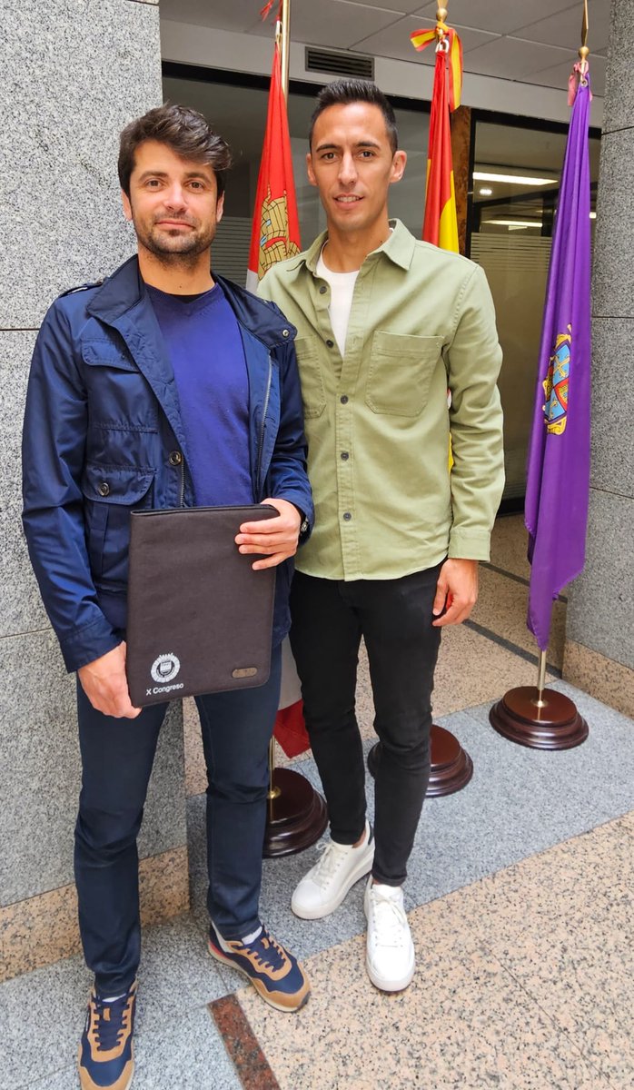 cppmpalencia's tweet image. 💪 Hoy hemos registrado la candidatura a las elecciones sindicales de funcionarios al Ayuntamiento de Palencia.
CPPM por y para la Policía Local de Palencia.