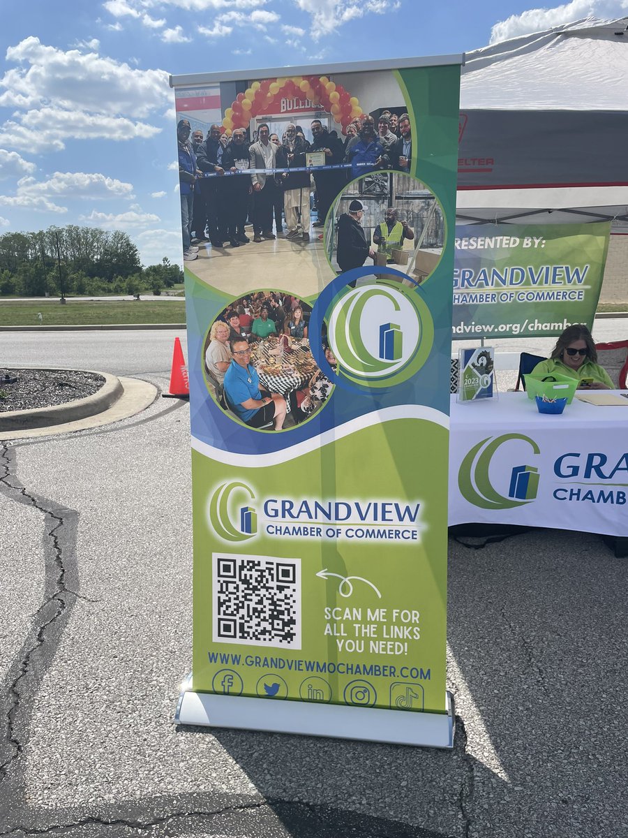stephanieamaya3's tweet image. Stephanie Bradley, Principal at High Grove Elementary, recruiting staff at the @gmochamber job fair.  #EmpowerPassion #JoinOurTeam