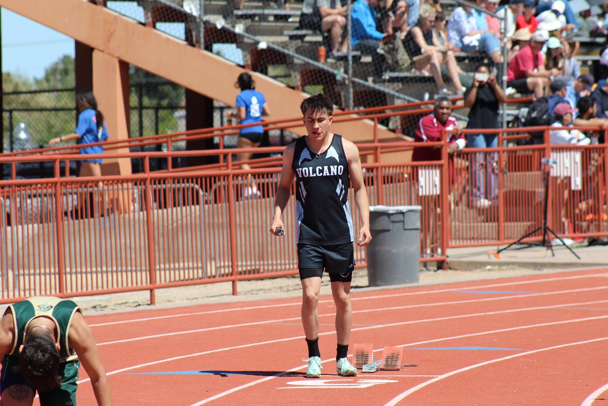 My senior year is a wrap I would like to thank everyone who motivated me to be my best this season, I’m excited to see what collegiate track has to hold for me!
<a href="/VVHSTF/">VOLCANO VISTA TRACK & FIELD (Offical Account)</a> <a href="/CoachDAdkins23/">Derrick Adkins</a> <a href="/coachList13/">Coach List</a> <a href="/_NMAA/">NMAA</a> <a href="/MSUBeaversXCTF/">Minot State Track & Field/Cross Country</a> <a href="/G_Flocka_Swift/">Greggmar Swift</a>