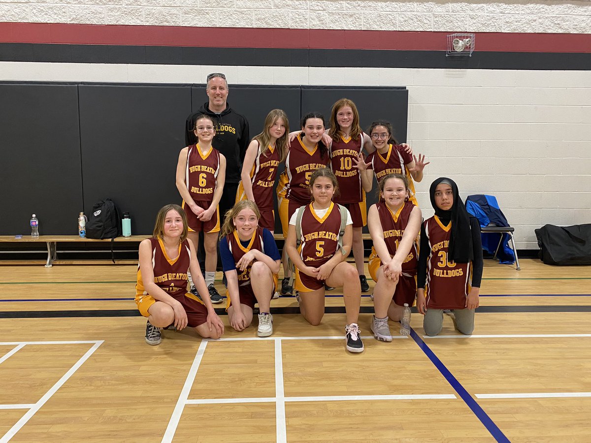 MrStLouis1's tweet photo. @HBeatonBulldogs I missed posting this during the season.  Jr. Girls basketball team after our last game. Fun group! https://t.co/WOnE5iGg6y