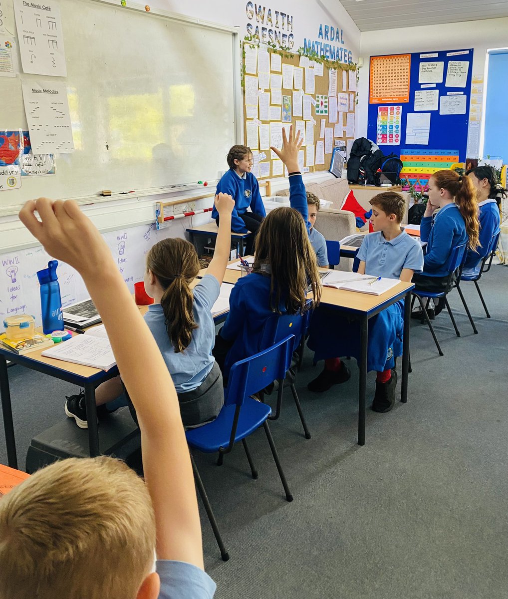 ARWPrimary's tweet photo. Hot seating as Rose Blanche - Taking on a role from WW2
Getting to know characters and referencing from the text to support Rose’s thoughts and feelings. #exploringcharacters #confidentpupils #enquiryquestioning #ambitiousvocabulary @EAS_LLCEnglish @EAS_Humanities https://t.co/ruXEvWkcXo
