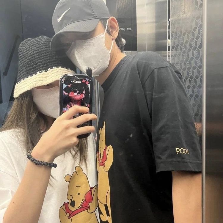 jkbananamlk's tweet photo. like imagine being jennie and dating THE kim taehyung and imagine being tae dating THE jennie kim. Oh they are so iconic #taennie #taehyung #jennie https://t.co/uLqD9urI6M