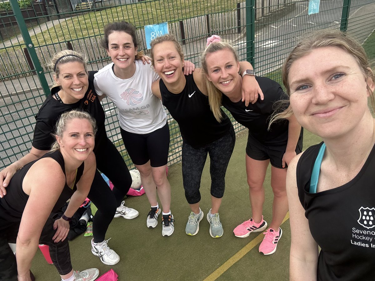 Win for the tequila roses 🌹 who needs 7 players anyway #netball